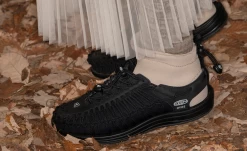 Keen Women's UNEEK High Top X HYKE | HYKE Timberwolf 15 Keen Women's UNEEK High Top X HYKE | HYKE Timberwolf -Shoe Sale Store Lifestyle1Womens 1027976