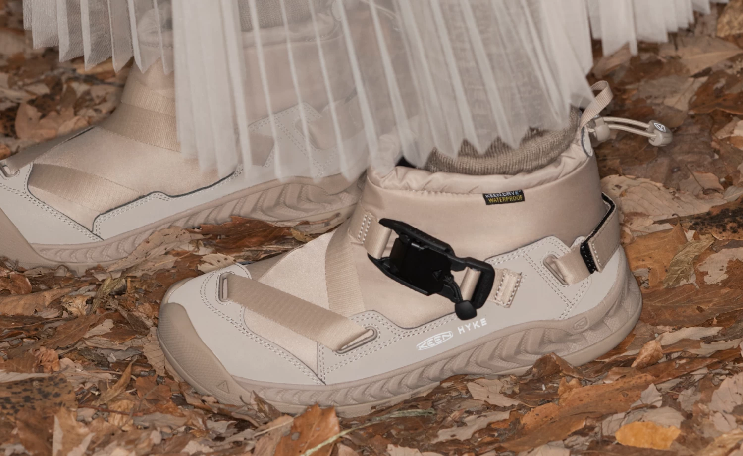 Keen Women's Hoodzerra NXIS Waterproof Boot X HYKE | HYKE Timberwolf 7 Keen Women's Hoodzerra NXIS Waterproof Boot X HYKE | HYKE Timberwolf - Image 7