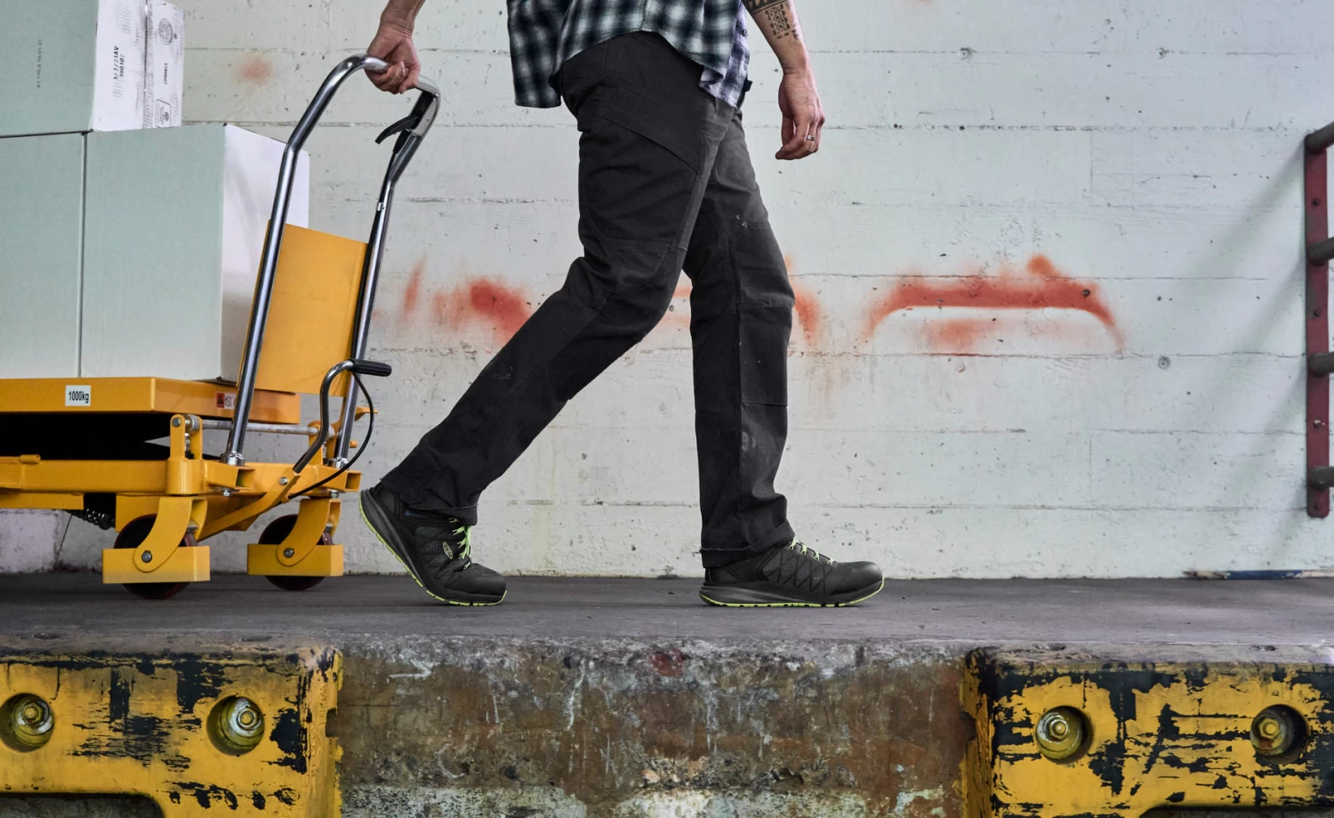 Keen Men's Vista Energy (Carbon-Fiber Toe) | Magnet/Green Glow 5 Keen Men's Vista Energy (Carbon-Fiber Toe) | Magnet/Green Glow - Image 5