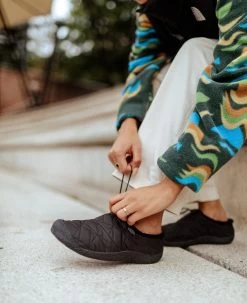 Keen Women's Howser III Slide | Light Gray Wool/Vapor -Shoe Sale Store WHowserIIISlideLifestylePDPLeft b9f1873c cb97 437f aafb 80ff8b5af899